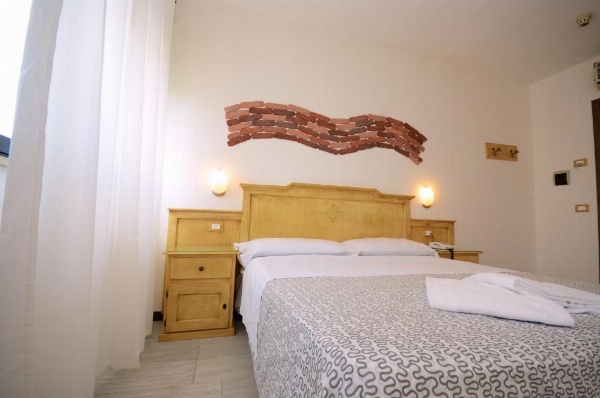 Hotel Clinton image 22