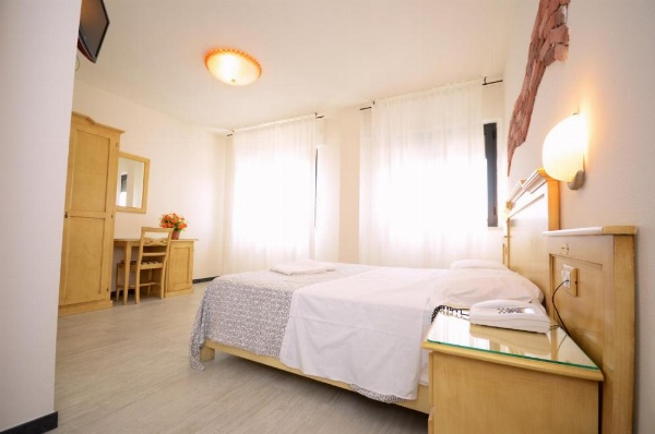 Hotel Clinton image 28